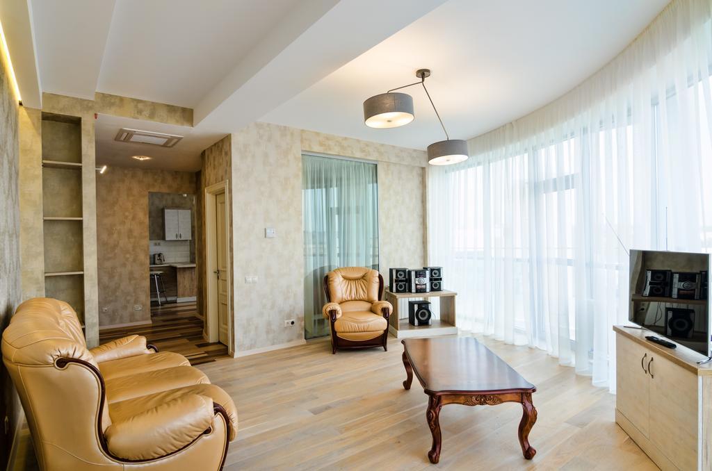Leogrand Apartments Z Panoramoyu Lvova Kültér fotó