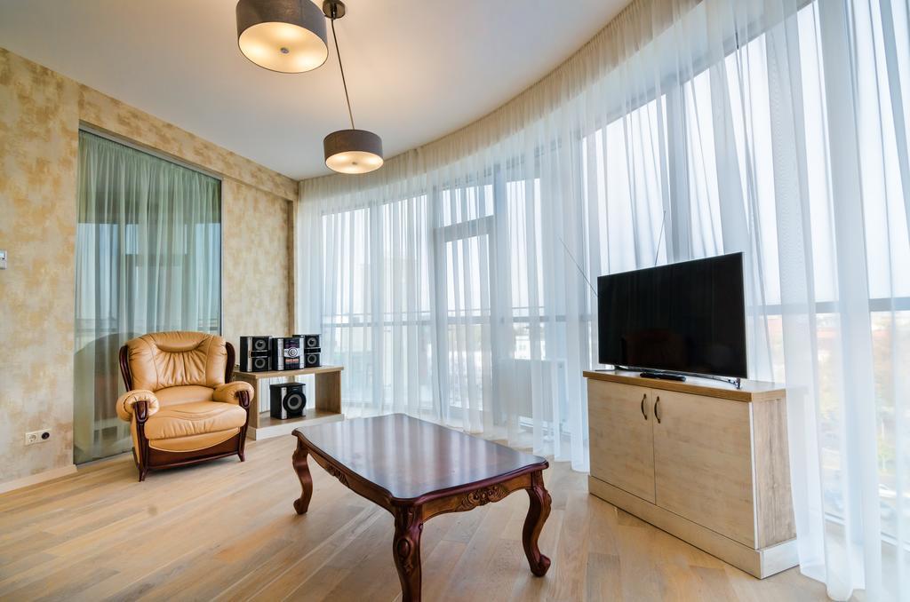 Leogrand Apartments Z Panoramoyu Lvova Kültér fotó