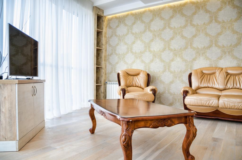 Leogrand Apartments Z Panoramoyu Lvova Kültér fotó